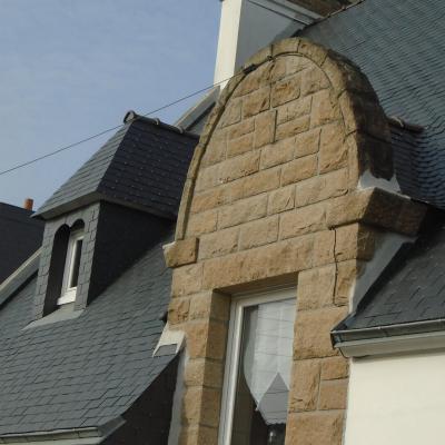 Couverture ardoise d'Espagne - Crochets en inox - Noues ardoises (travail à l'ancienne)